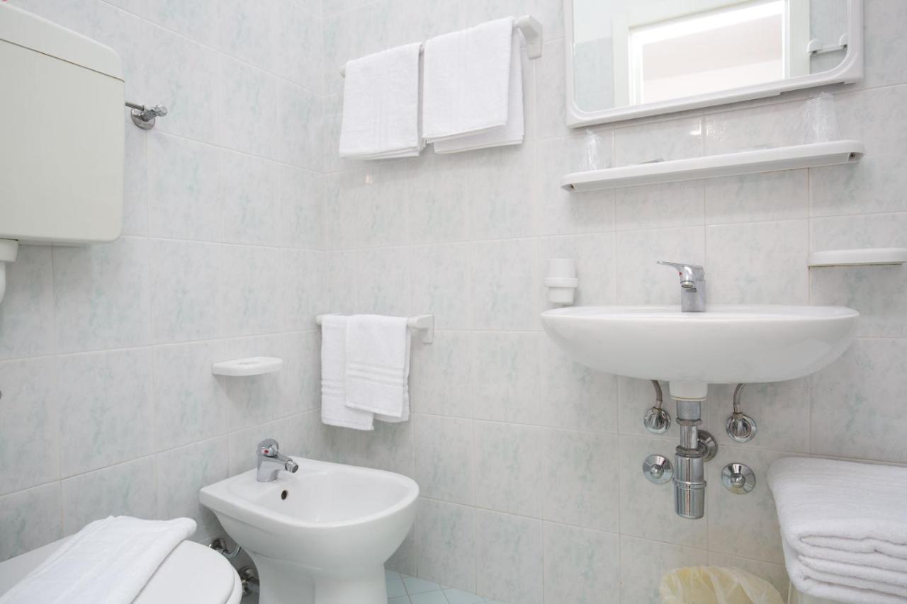 Hotel Helios 리치오네 외부 사진